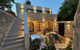 Vetus Vicinato Luxury Homes
